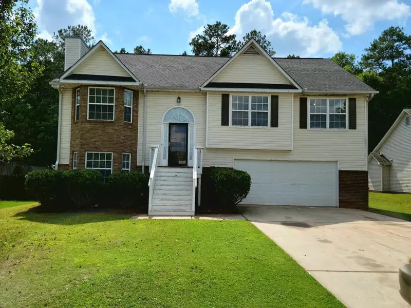 142 Vinings DR, Mcdonough, GA 30253