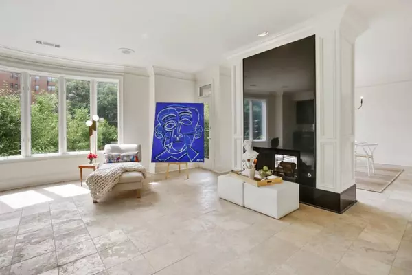 Atlanta, GA 30305,2960 Pharr Court South NW #7N