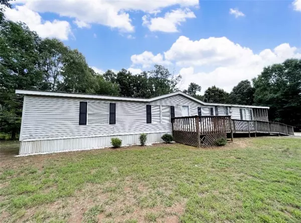 5251 Hog Mountain Rd, Flowery Branch, GA 30542