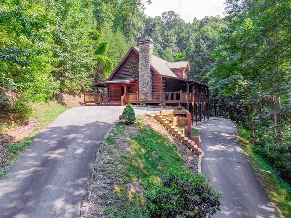 892 Ranch Mountain DR, Dahlonega, GA 30533