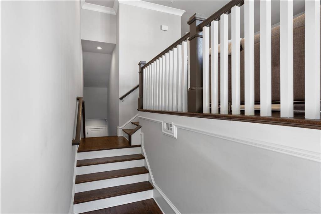 Atlanta, GA 30319,3715 Peachtree RD NE #13