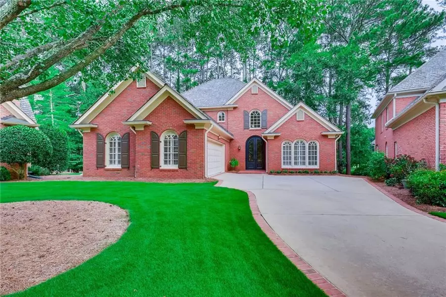 1600 Brookside CIR, Roswell, GA 30076