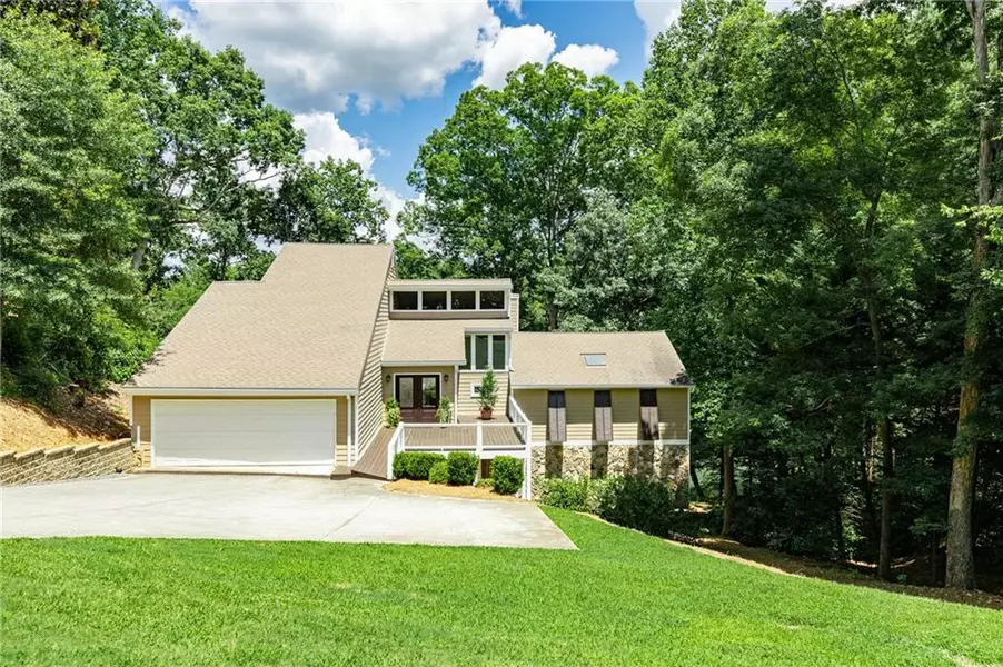 7325 Chattahoochee Bluff DR, Sandy Springs, GA 30350