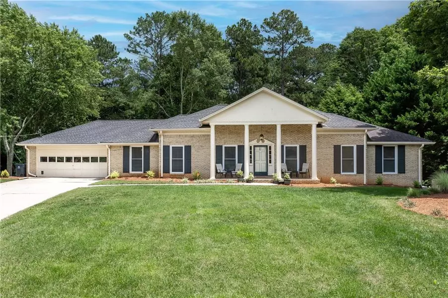 9475 River Lake DR, Roswell, GA 30075