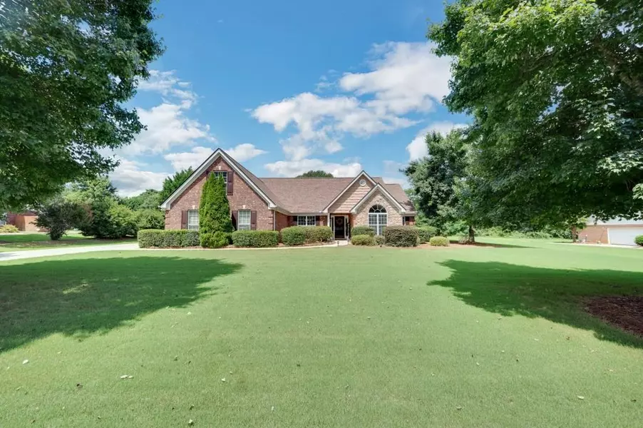 1041 Solitaire CT, Bogart, GA 30622