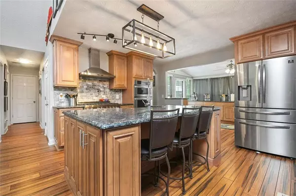 Gainesville, GA 30506,6640 LAKESHORE DR