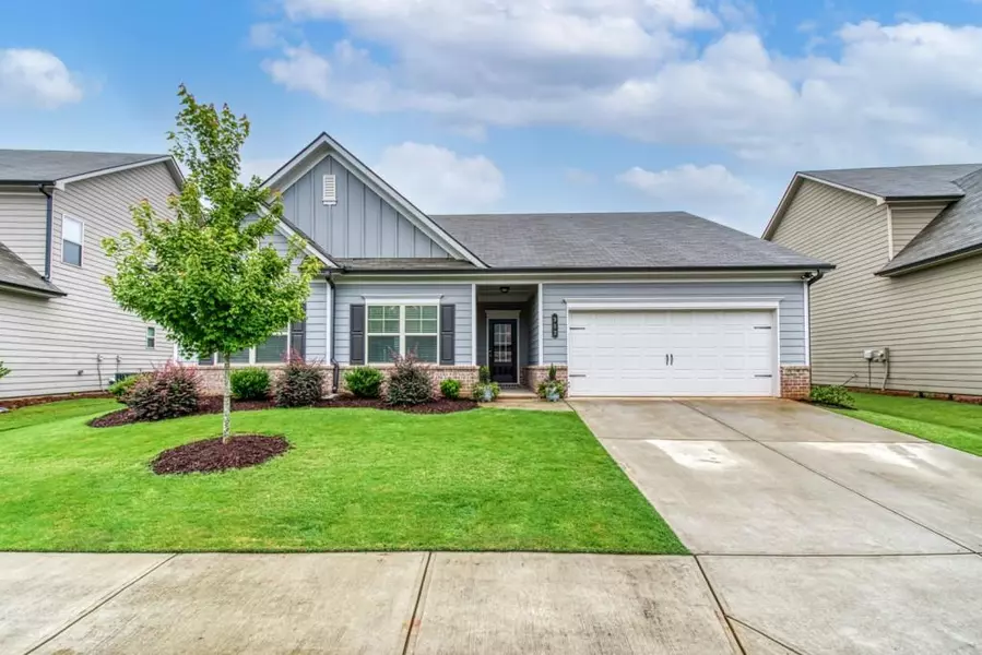 332 Brighton Park CIR, Hoschton, GA 30548