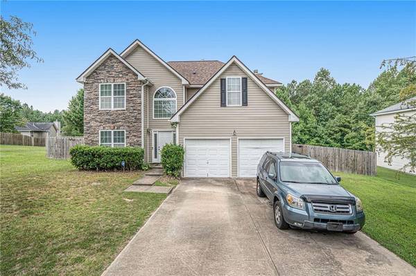 3885 Grassy TRCE, Fairburn, GA 30213