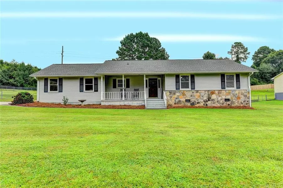 5553 FARM HOUSE LN, Oakwood, GA 30566