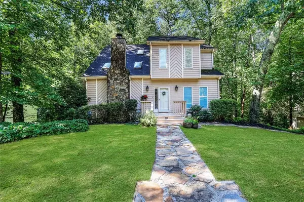 860 Lake Overlook, Roswell, GA 30076