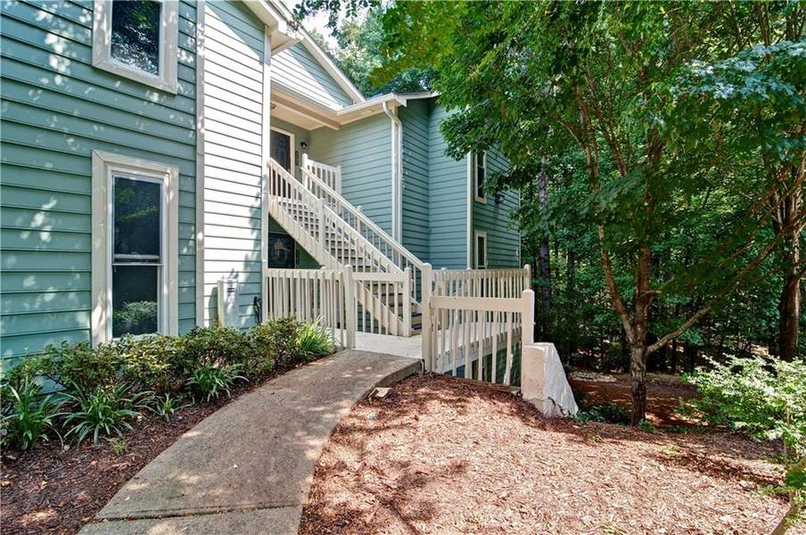 3203 Canyon Point CIR, Roswell, GA 30076