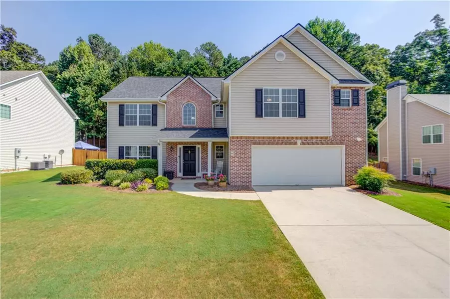 653 Country Grove LN, Auburn, GA 30011