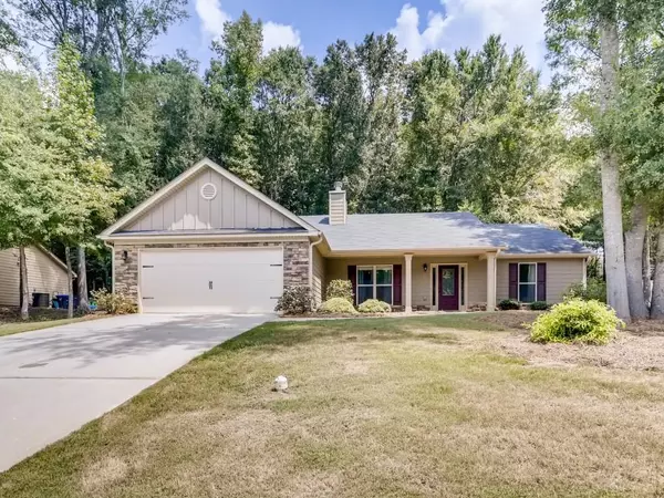 218 Coopers Hawk LN, Jefferson, GA 30549
