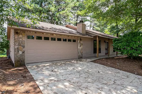 2293 Huddersfield WAY, Norcross, GA 30071