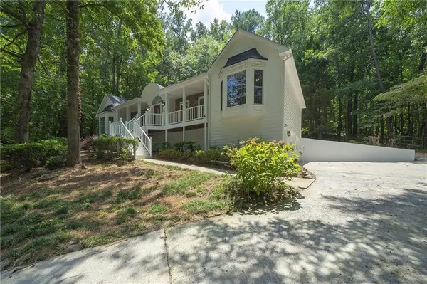 102 Chadds HOLW, Acworth, GA 30101