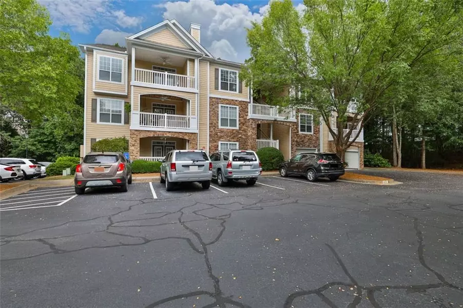 613 SANDRINGHAM DR #613, Alpharetta, GA 30004