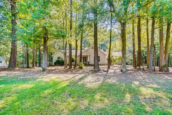 250 Richmond PL, Newnan, GA 30265