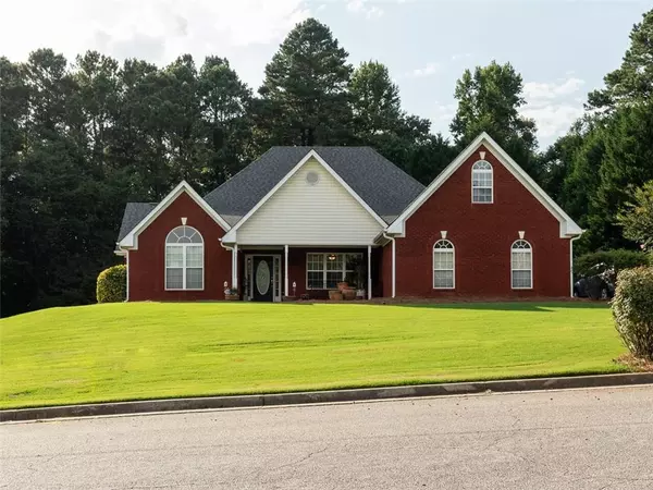 7024 Memory LN, Loganville, GA 30052