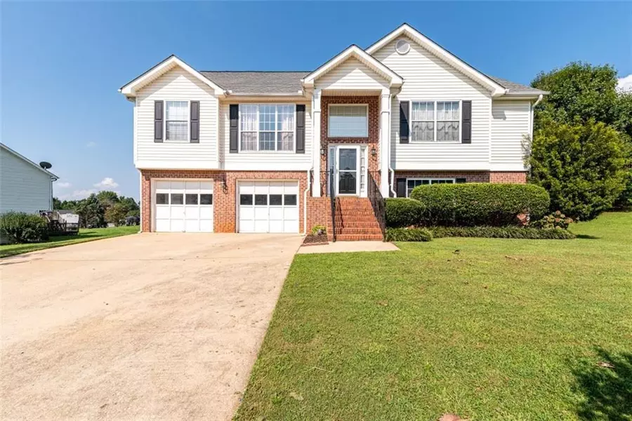 5442 Riverchase DR, Flowery Branch, GA 30542