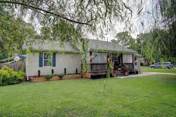 320 Garden AVE SE, Lindale, GA 30147