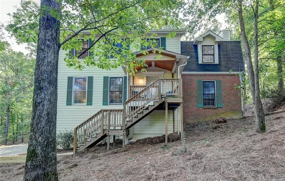 235 Fall Creek TRCE, Roswell, GA 30076