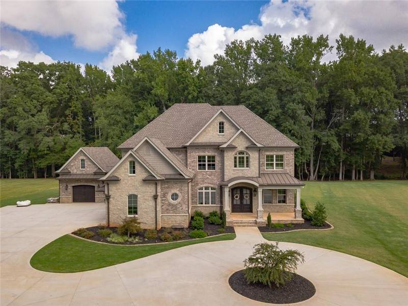 220 River Meadow LN, Social Circle, GA 30025