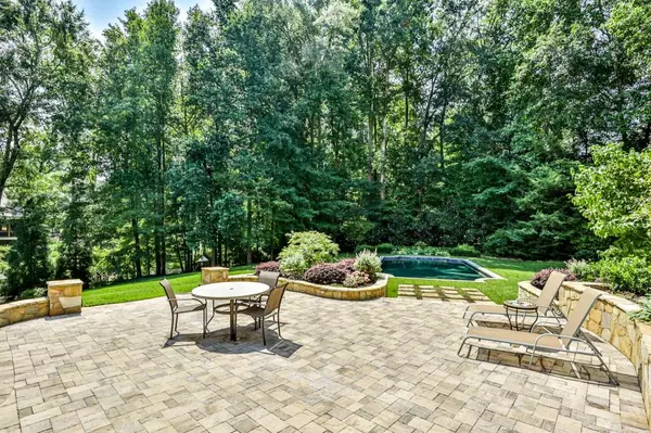 Sandy Springs, GA 30350,8475 Lazy Oaks CT