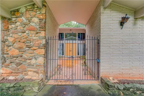 Decatur, GA 30035,2204 Riverbrook RD