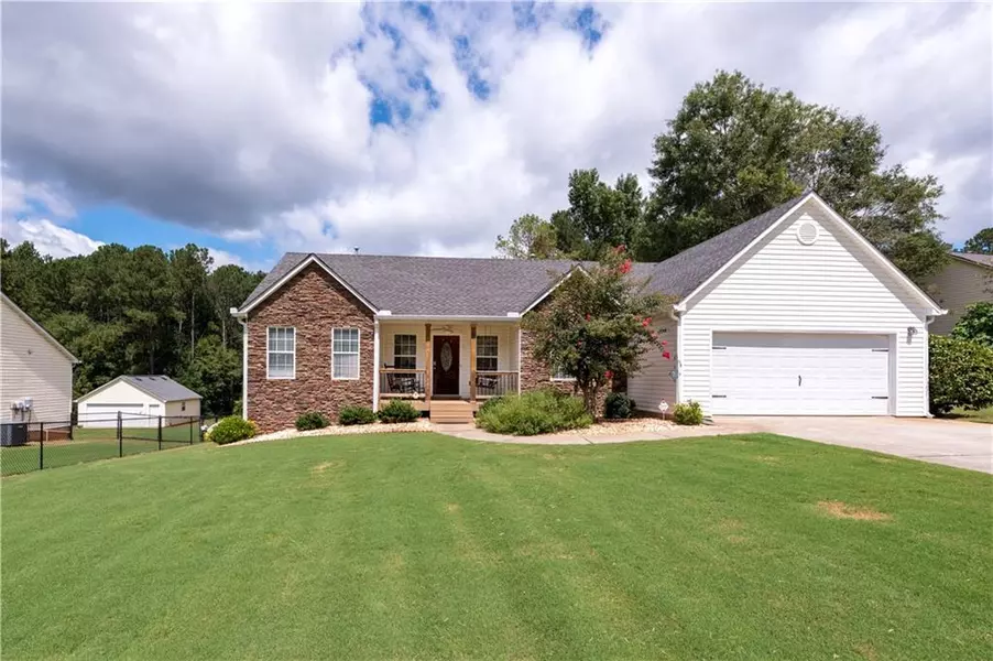 1080 Poplar LN, Loganville, GA 30052