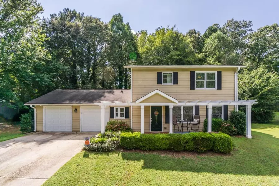 320 Monivea LN, Roswell, GA 30075