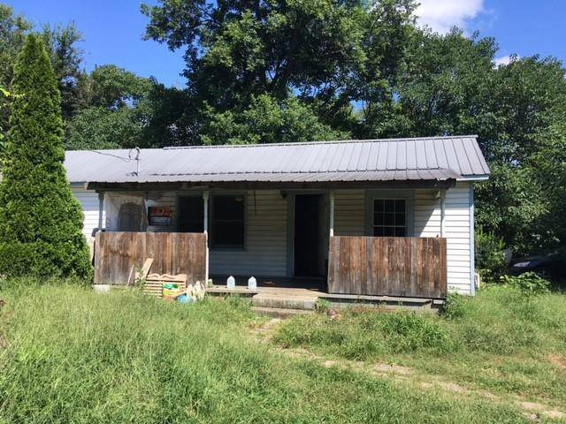 78 Davis ST, Lindale, GA 30147