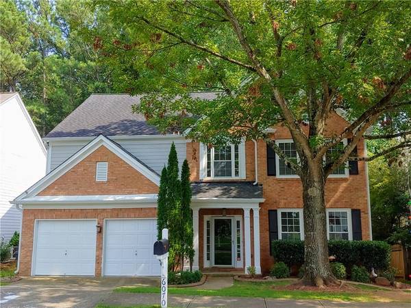 6070 Foxberry LN, Roswell, GA 30075