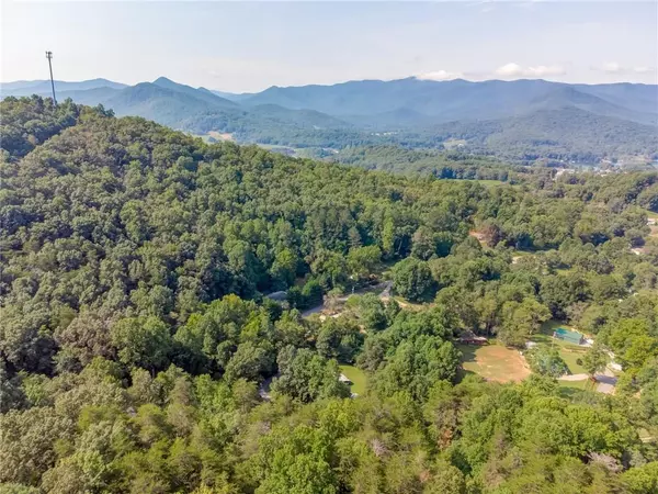 Hiawassee, GA 30546,1.75 acres on Bugscuffle Spur