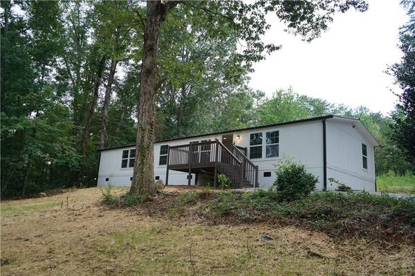 392 Galahad RD, Dahlonega, GA 30533