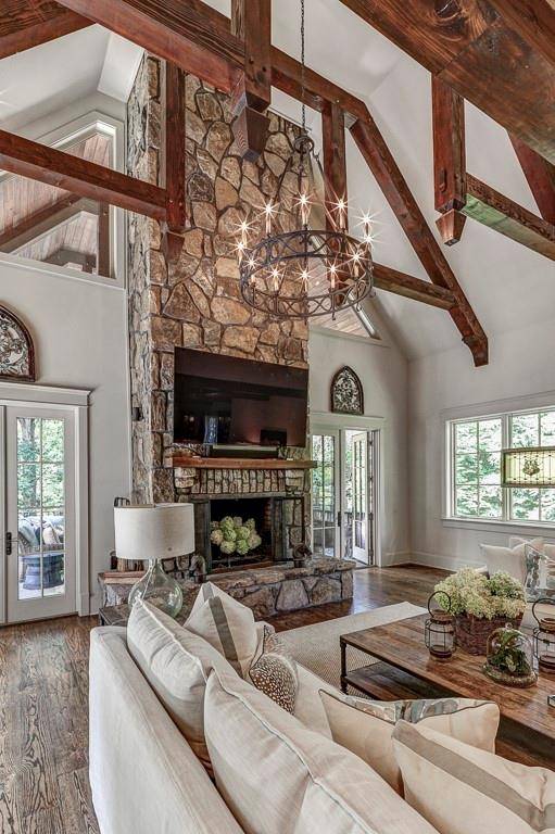 Sandy Springs, GA 30327,720 N Island DR