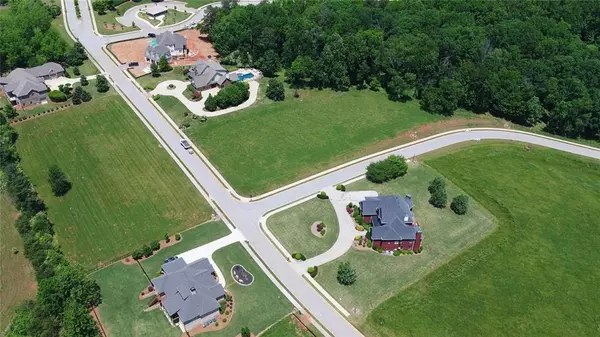 Flowery Branch, GA 30542,5424 Planting Field LN