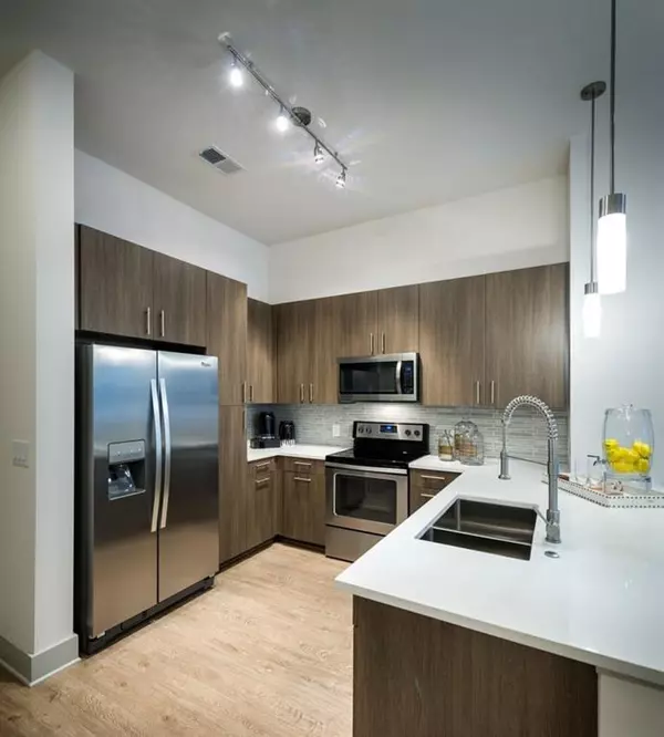 Atlanta, GA 30305,400 Pharr RD NE #542