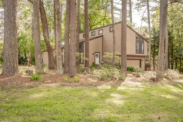 210 Trailmore CT, Roswell, GA 30076