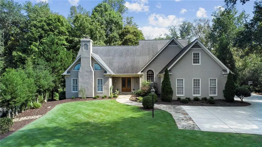 1645 Lazy River LN, Sandy Springs, GA 30350