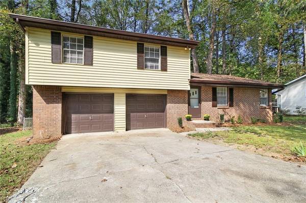 6419 Danbury LN, Norcross, GA 30093