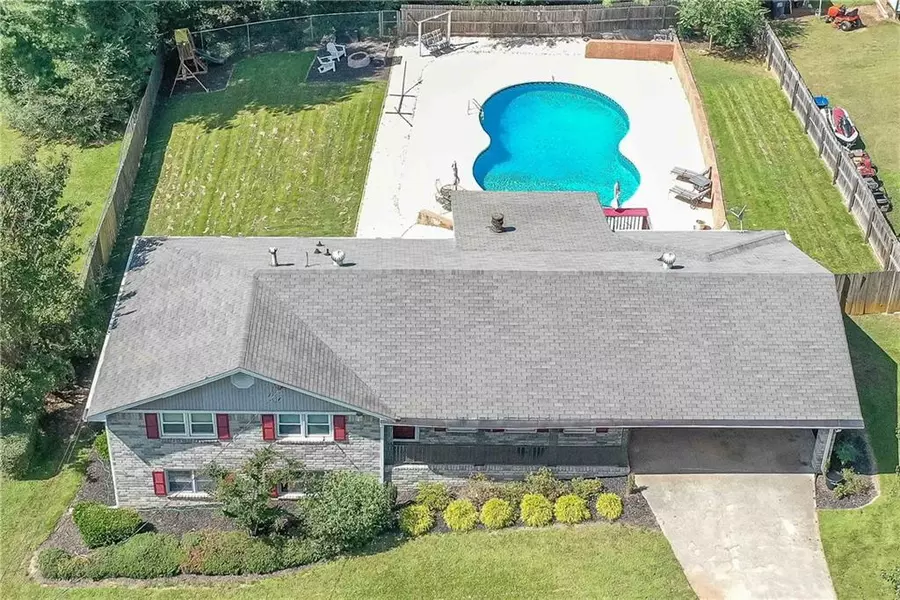 3756 Sherwood DR, Douglasville, GA 30135