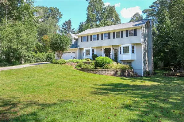 240 Whisperwood DR, Roswell, GA 30075