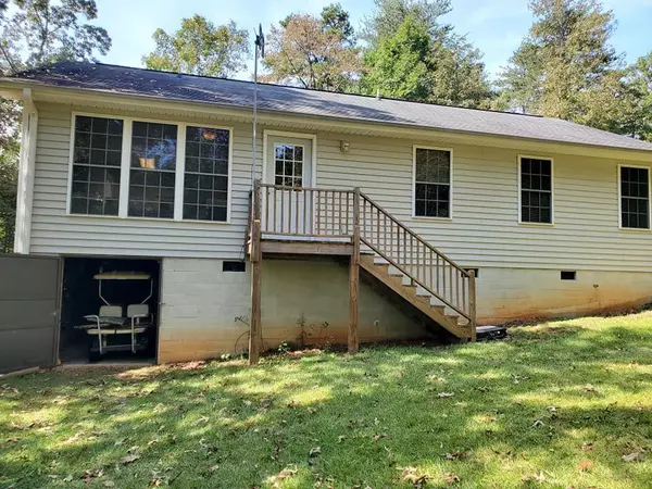 Hartwell, GA 30643,213 FOX TROT LN