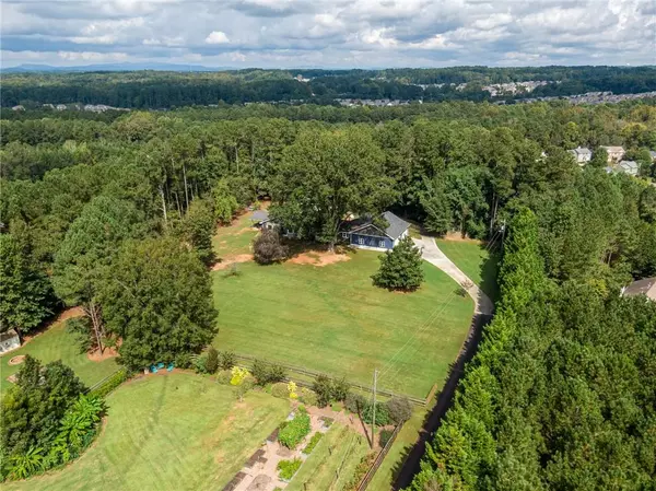 2742 Holt RD, Acworth, GA 30101