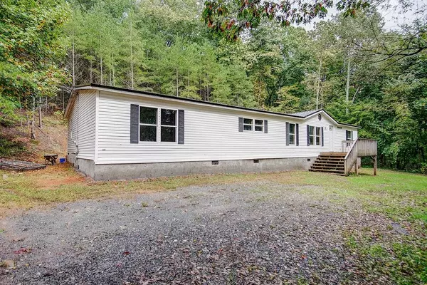 543 Orchard Loop RD, Ellijay, GA 30536