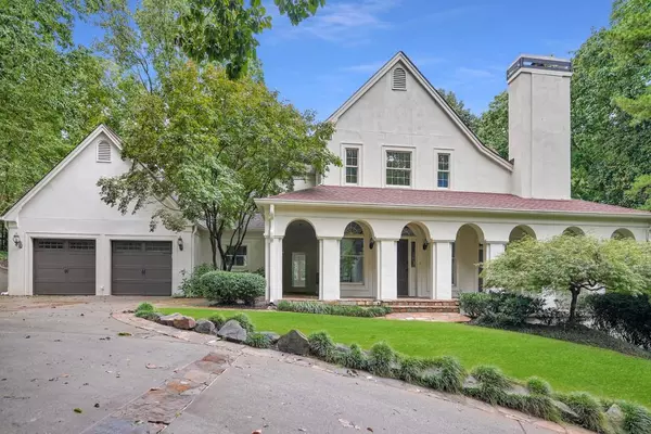 Sandy Springs, GA 30327,5680 Glen Errol RD