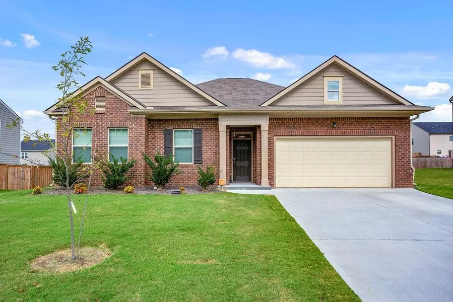 3728 Sweet Iris CIR, Loganville, GA 30052