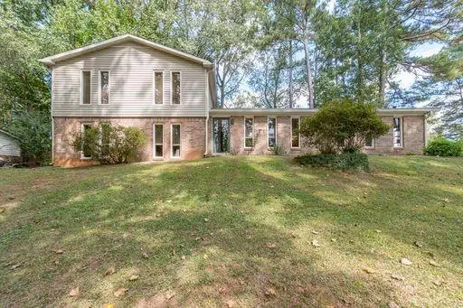 588 Cole DR, Lilburn, GA 30047