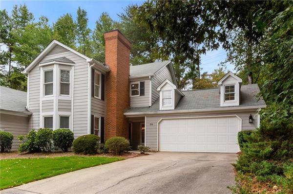 106 Great Oaks LN #106, Roswell, GA 30075