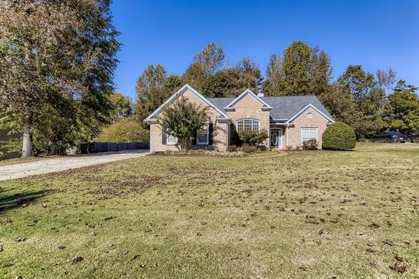 4976 Weatherstone DR, Buford, GA 30519